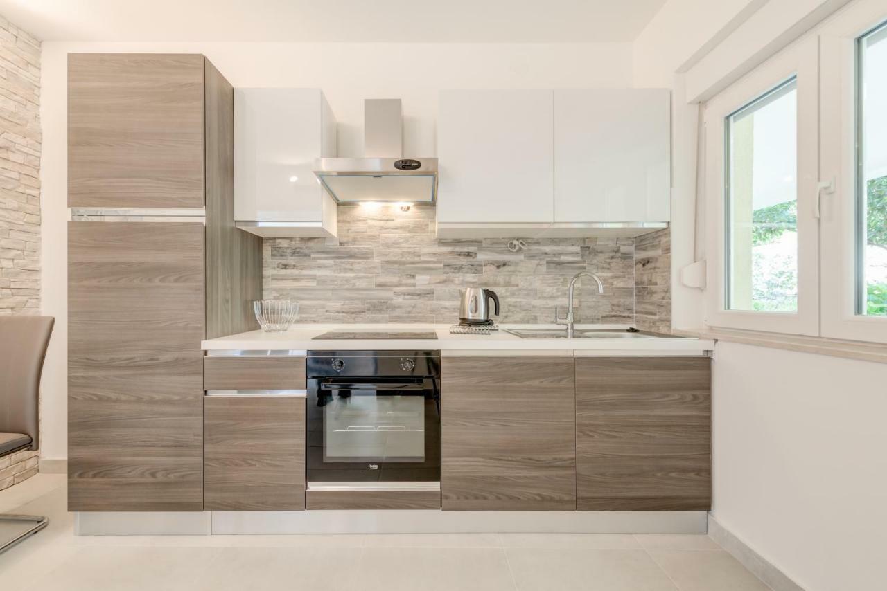 Apartmani Mirta 오미스 외부 사진