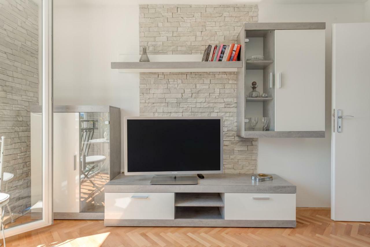 Apartmani Mirta 오미스 외부 사진